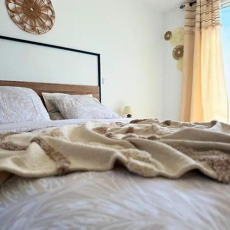 3 Pieces Διαμέρισμα